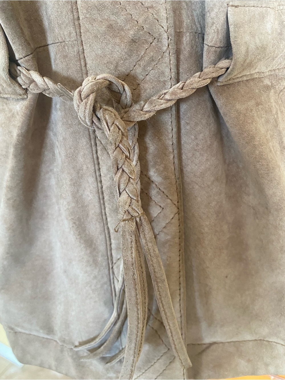 Oleg Cassini Beige, suede tie front vest size 6 - Picture 2 of 12